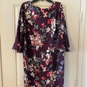 NWT Gorgeous Floral Shift Dress